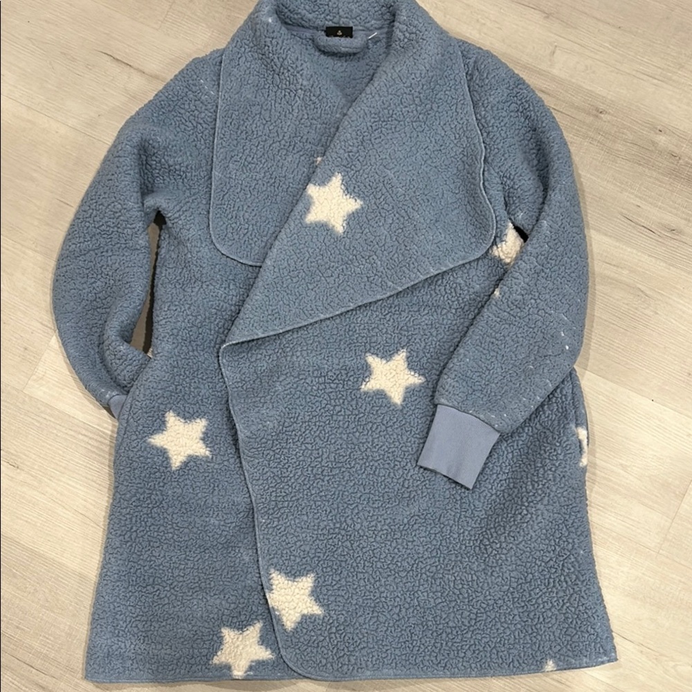 🎉 CLEARANCE GUC BumbleBella Star Pattern blue cozy fleece wrap jacket 🥰